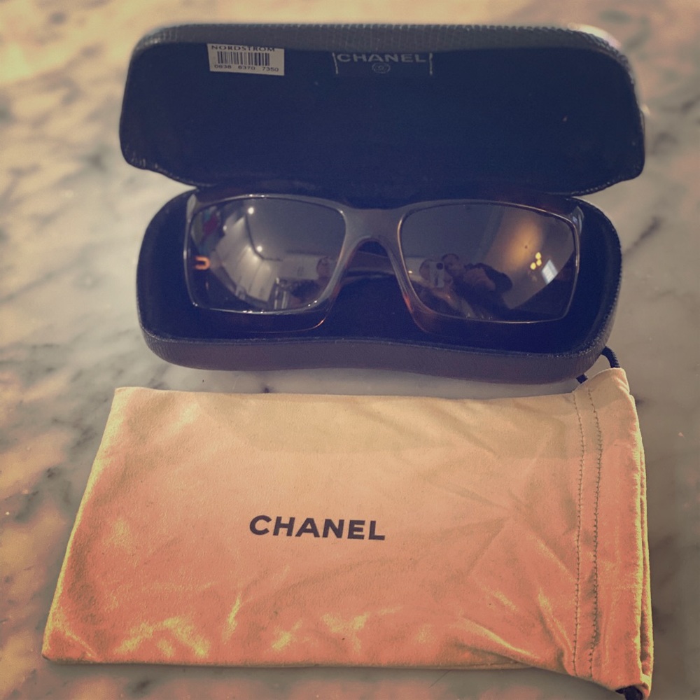 CHANEL Sunglasses